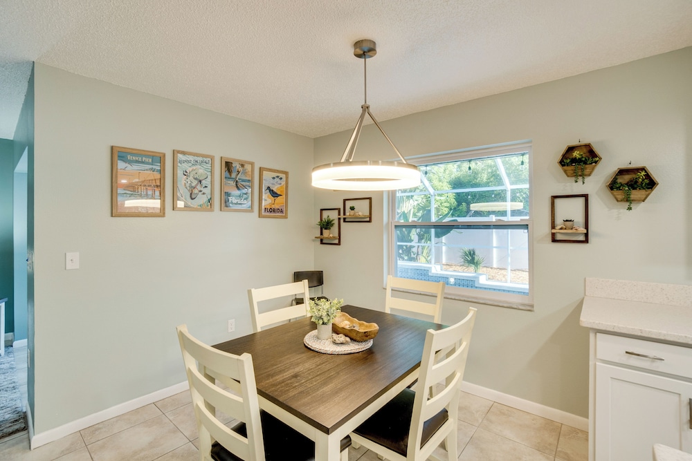 3 Mi to Manasota Key: Stylish Single-story Home!