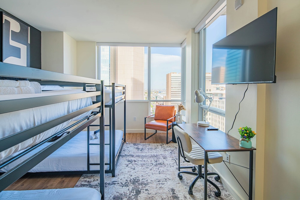 ROVE LIVING/KL - 44 Monroe