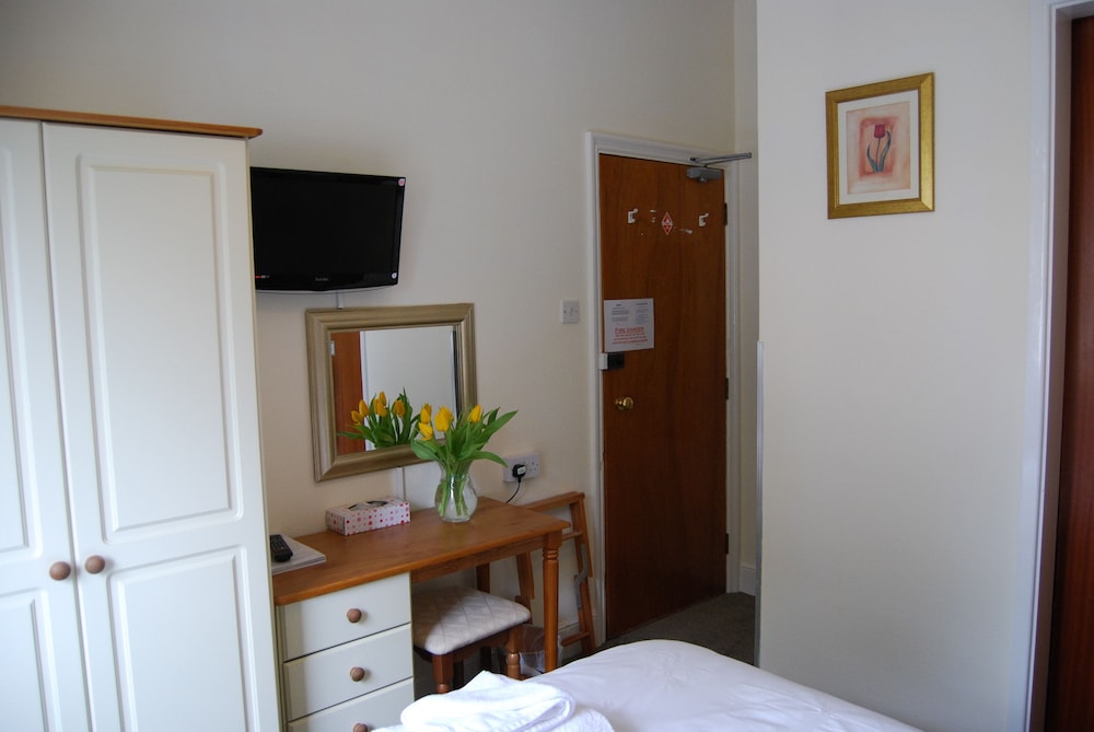 Tudor Court Hotel