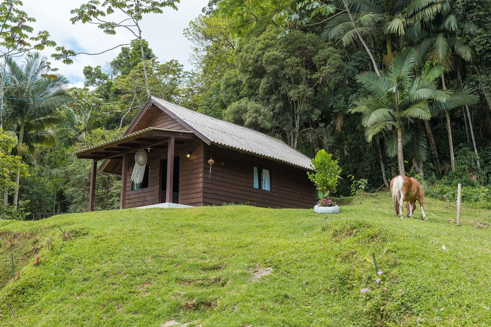 Chal com Wi-fi Vista p o Lago em Meio a Natureza