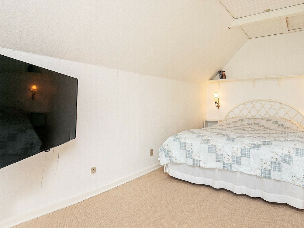 Spacious Holiday Home in Jutland near North Sea view 3