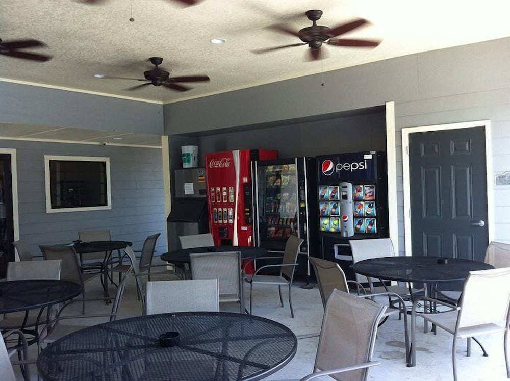 Southern Inn & Suites