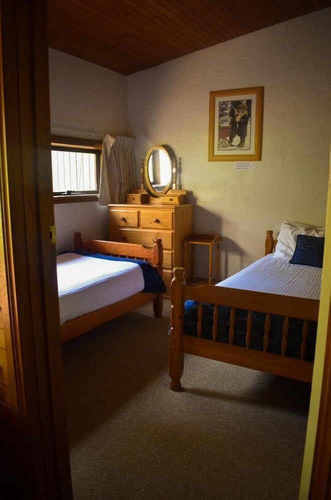 Clarendon Chalets