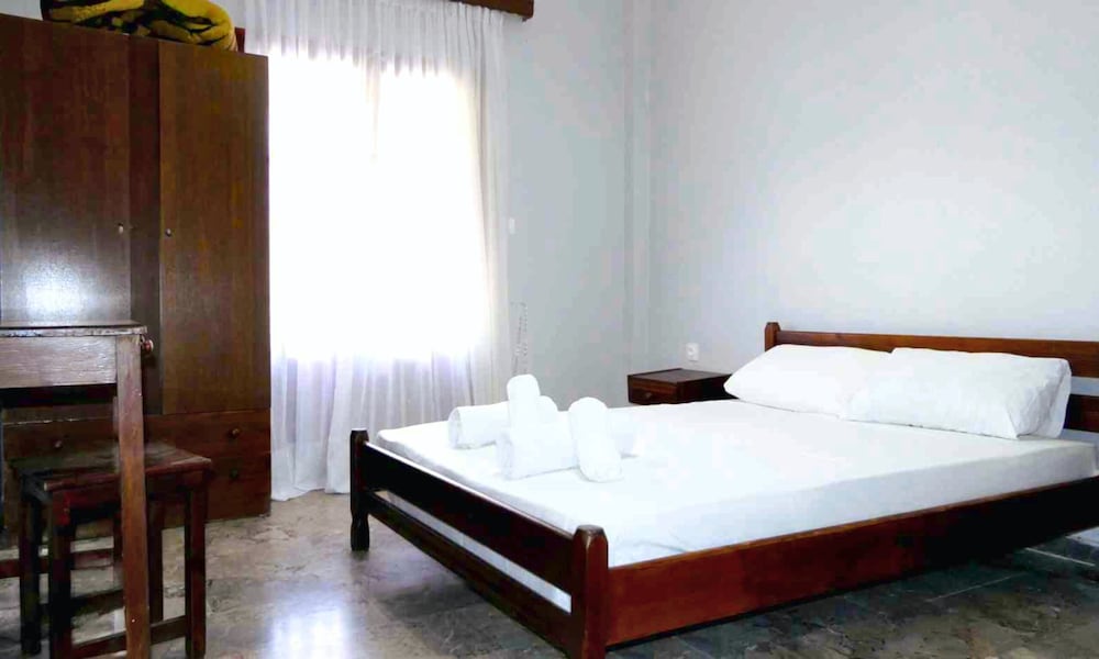 Holiday Apartment Skaros in Honey Valley, Agios Georgios North, Pagon view 2