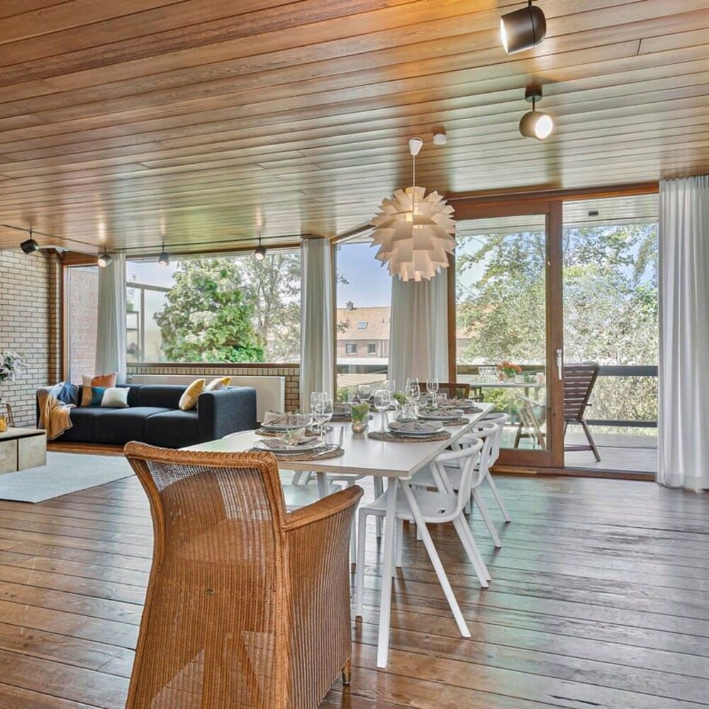 Modernist Design House With Garden Near the Beach