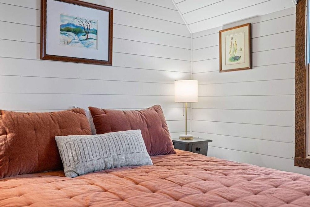 Blue Ridge Beech Cabin