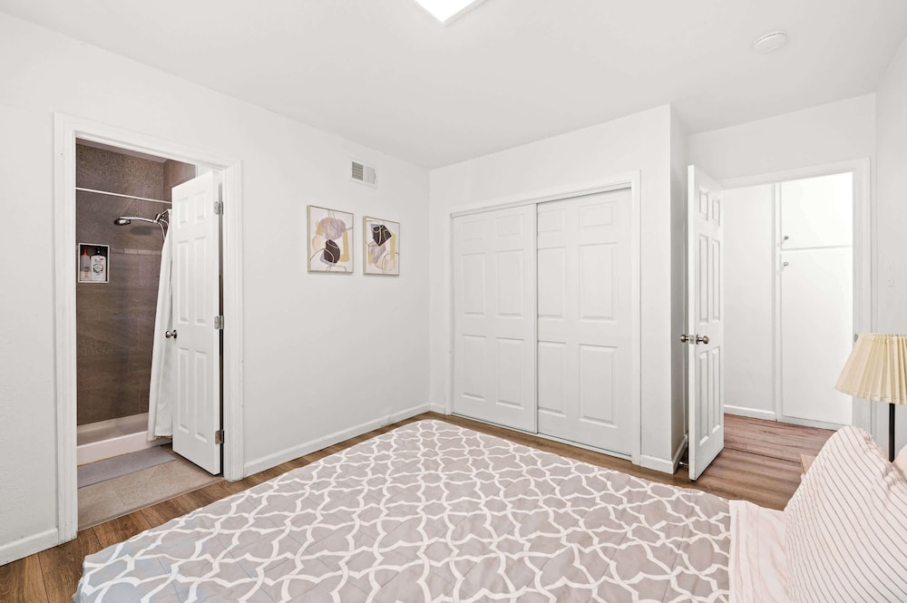 Spacious Family Friendly House in Central Location