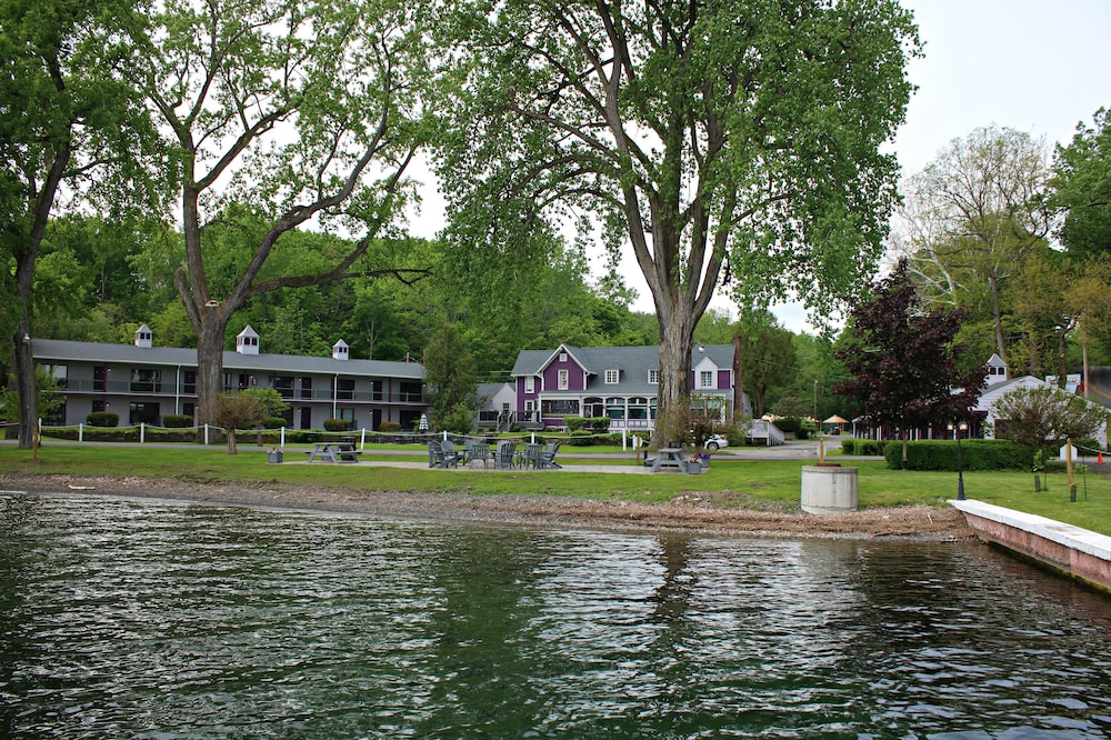 Plum Point Lodge