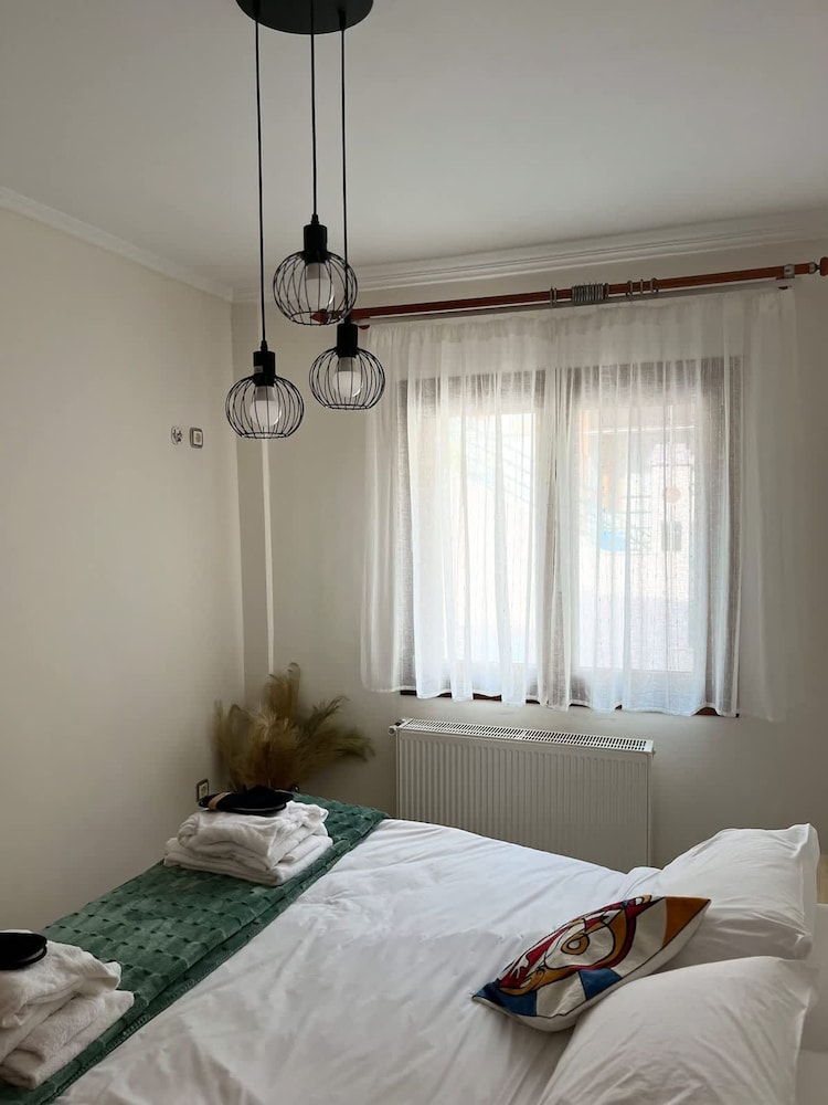 Cozy Apartment in Old Town Ano Polis
