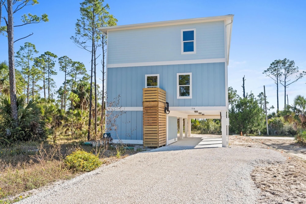 Beach House - Cottage at Indian Summer