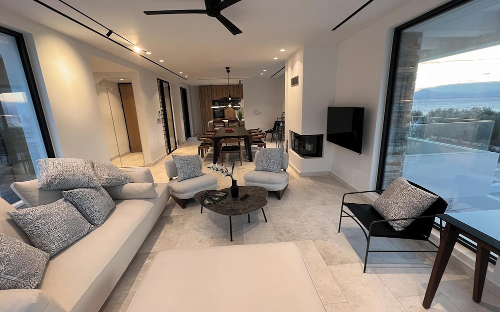 Elia Cove Luxury Villa II