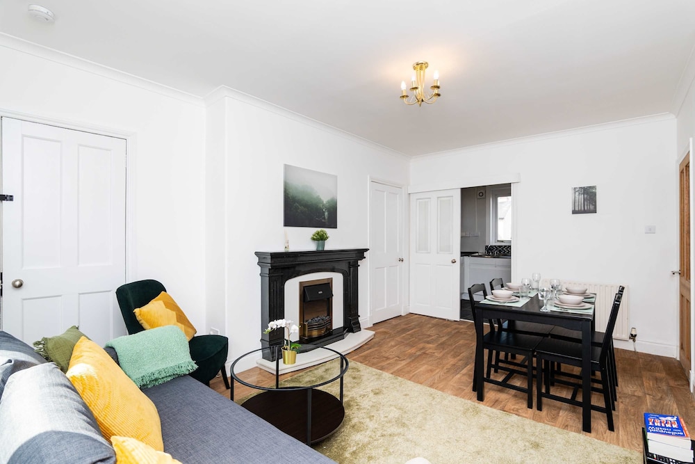 Spacious 3 BED House With Parking, photo 16