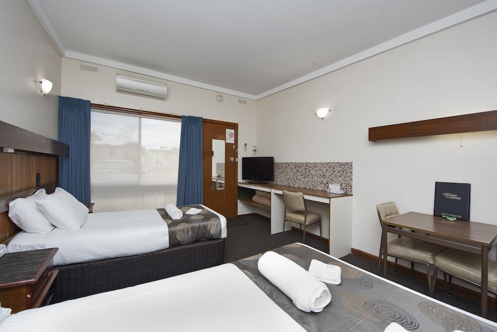 Hi Way Eight Motor Inn