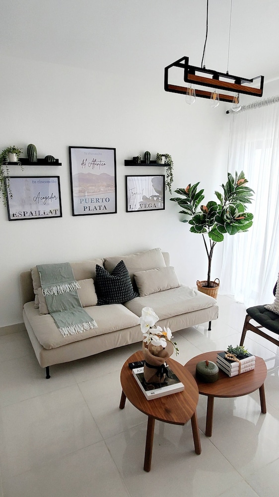 2 Bedrooms, 2 Bathrooms, AC, Wifi, Pool, Gym, No Blackouts, Santiago