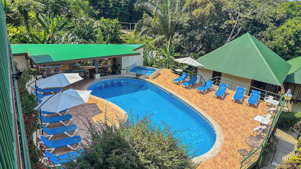 Tabulia Tree Hotel and Villas
