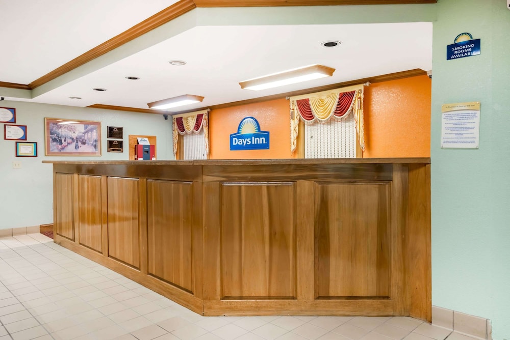 Days Inn by Wyndham Amherst view 2
