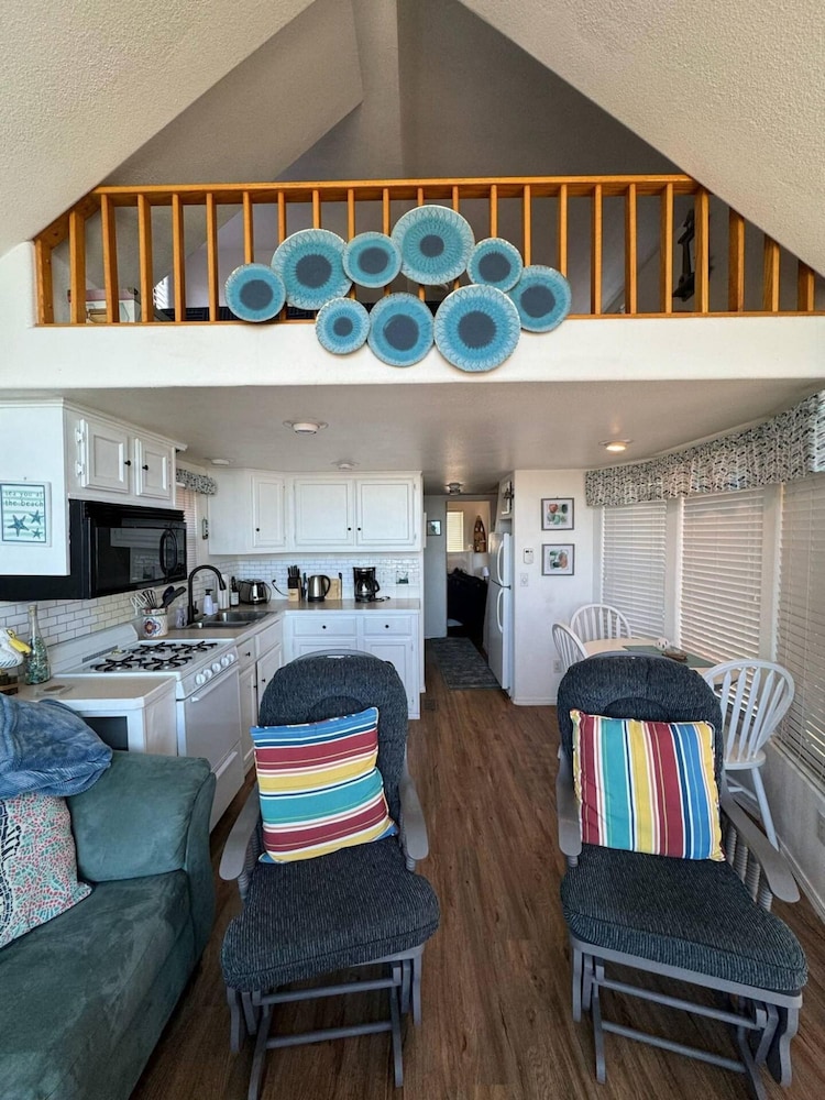 Oceanfront Cabin 4 With Jacuzzi Stunning Views