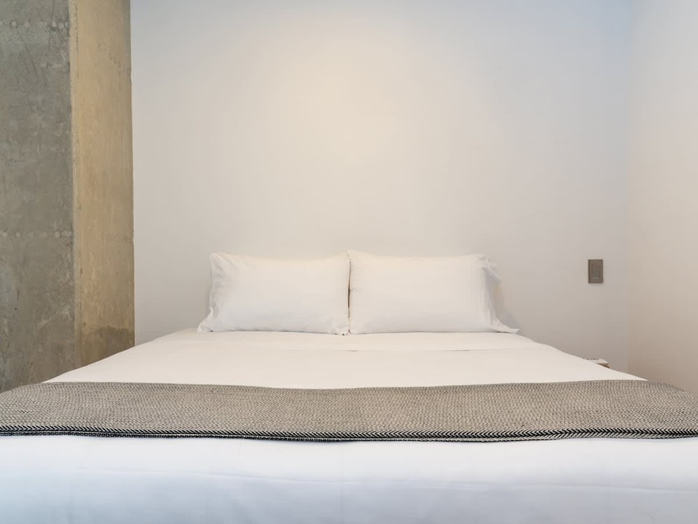 Beautiful 3BR in Laureles Medell n