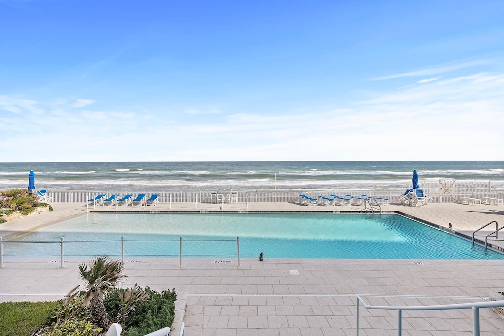Surfside Club 503