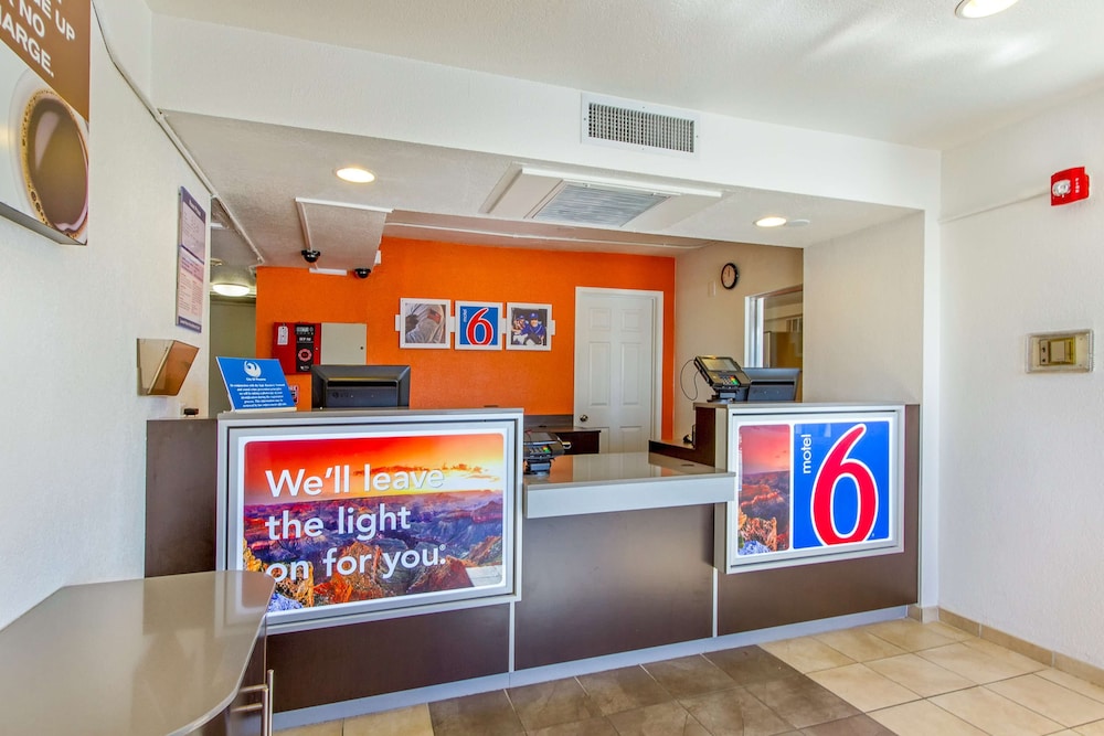 Motel 6 Phoenix North - Bell Road