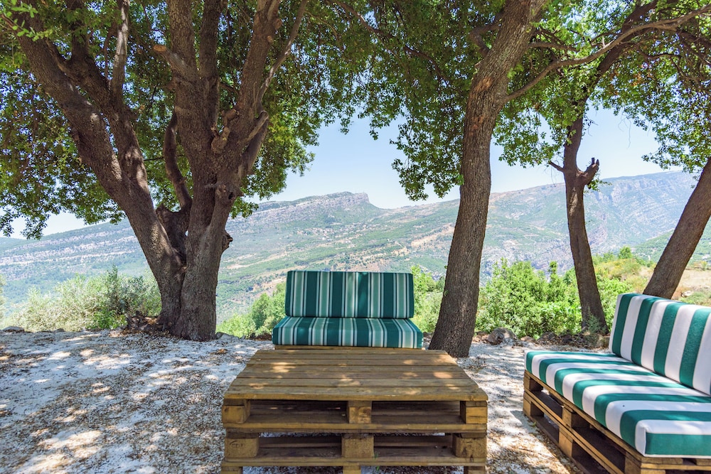 LAuberge de Douma Full House in Batroun
