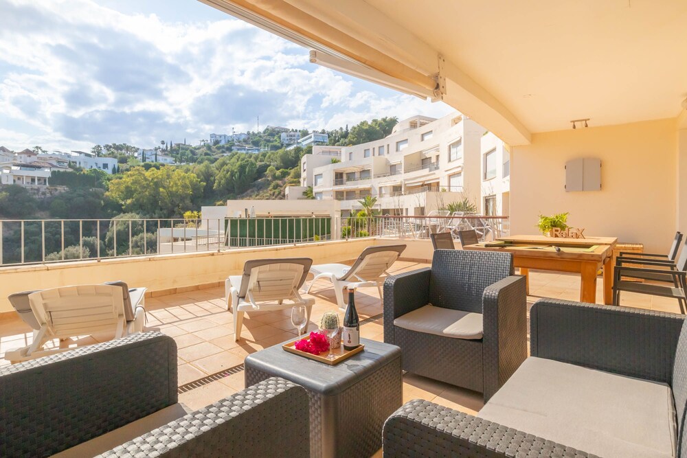 Marbella Mountain With sea View and Pool