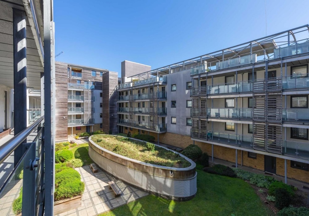 Central Garden View Modern 2 Bedroom 2 Bathroom Apartment Balcony view 2