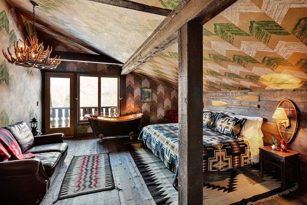 Urban Cowboy Lodge 14