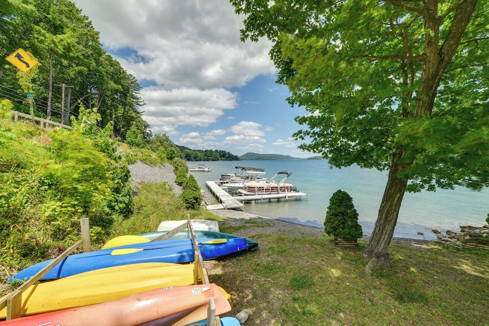 Hatch's Landing: Lake Ostego Home
