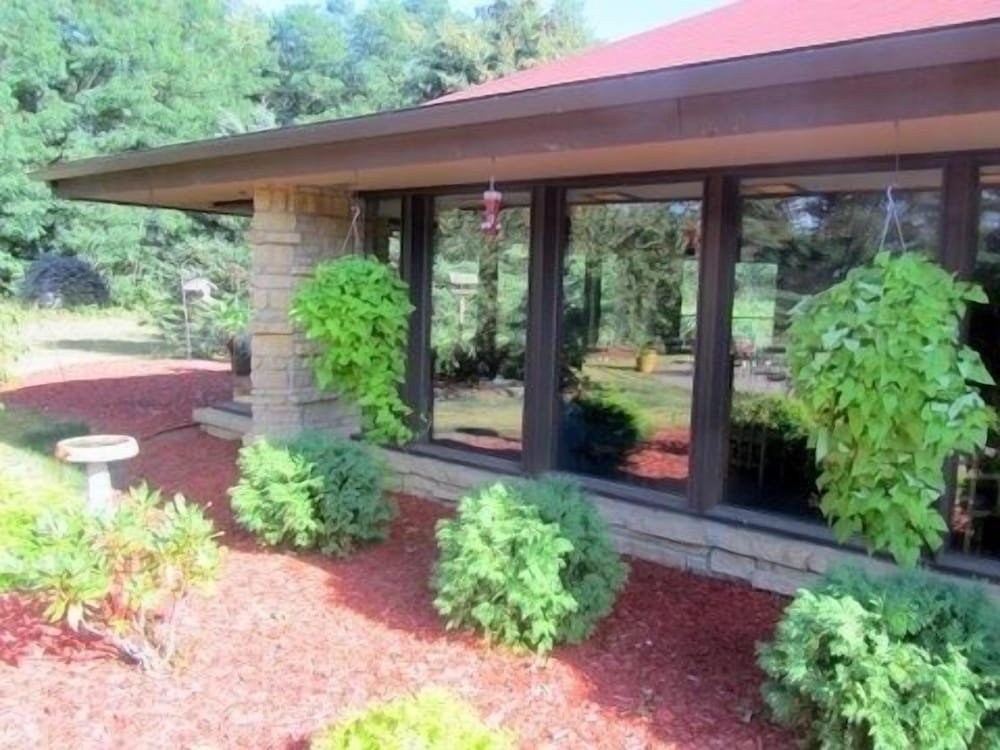 Spring Valley Inn