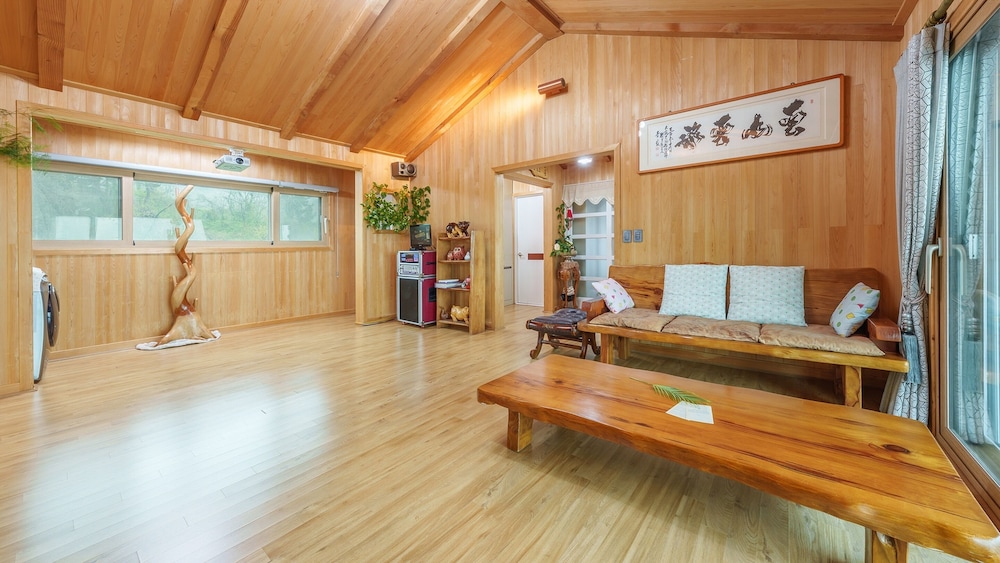 Gyeongju Happy Dream Ocean View Pension