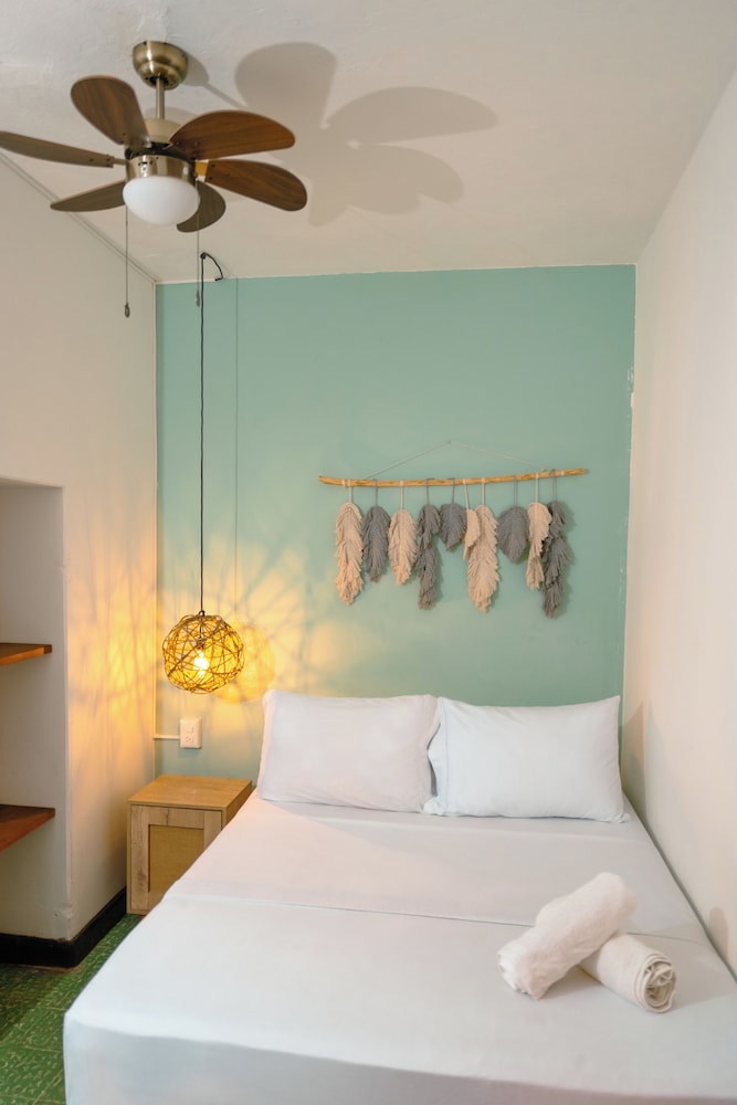 Traveler Hostel