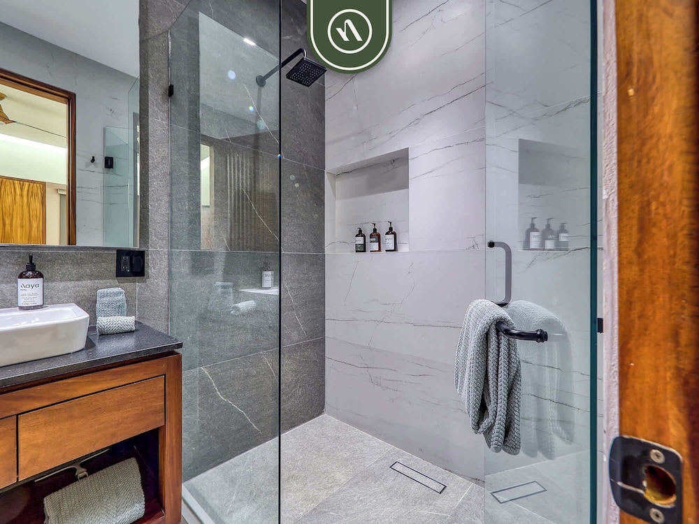 Amazing 1 BR Condo With Terrace - Rooftop Pool