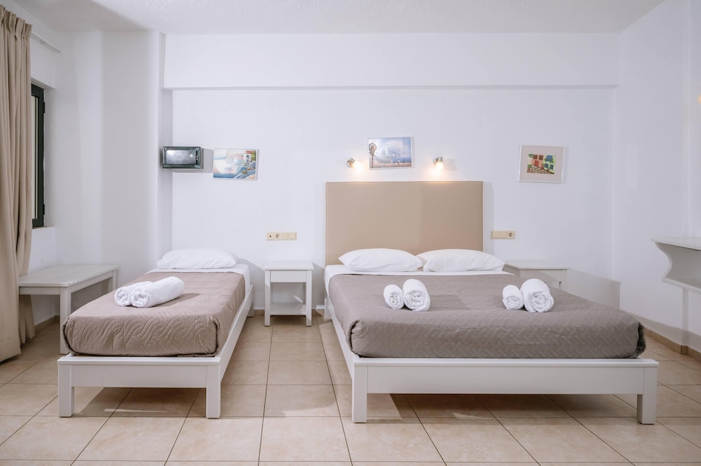 Dionysos Apartments and Studios photo 3