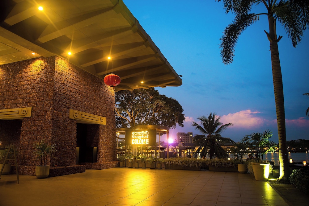 Hotel Cinnamon Lakeside Colombo - Image 1