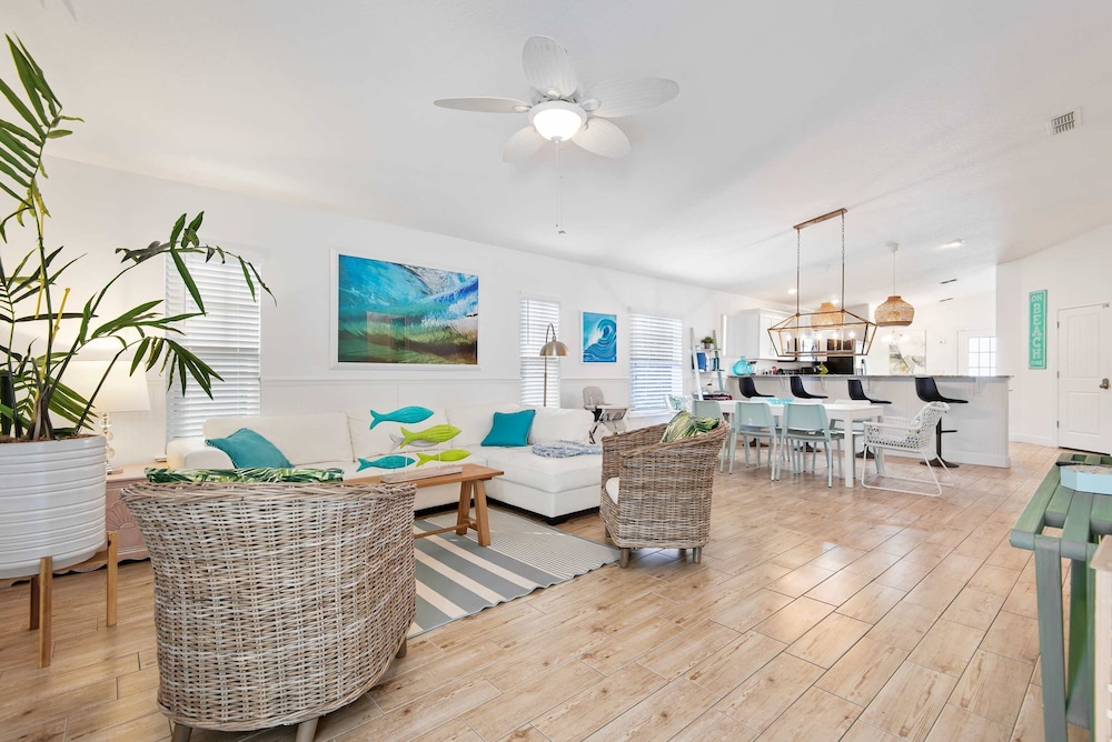 Beach Home w Heated Pool Free Golf Cart