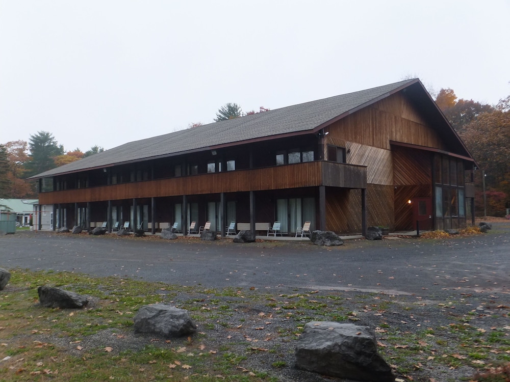 Catskill Mountain Lodge - Property Image 11