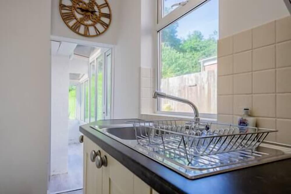 Host Stay Somerset Road House