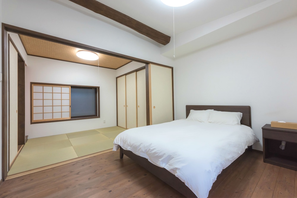 Fans House view 3