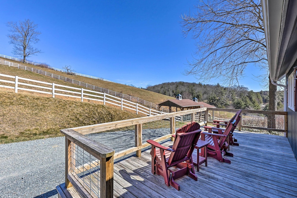 Appalachian Boone Horse Ranch Retreat w/ Mtn Views view 5