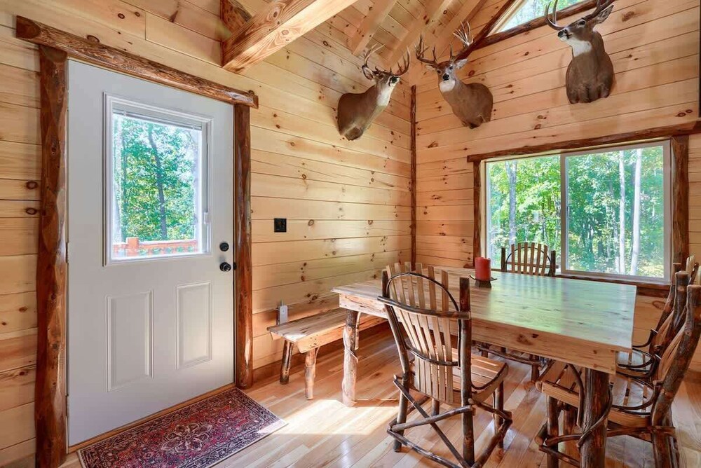 Seven Pines Cabin - Secluded in Hocking Hills