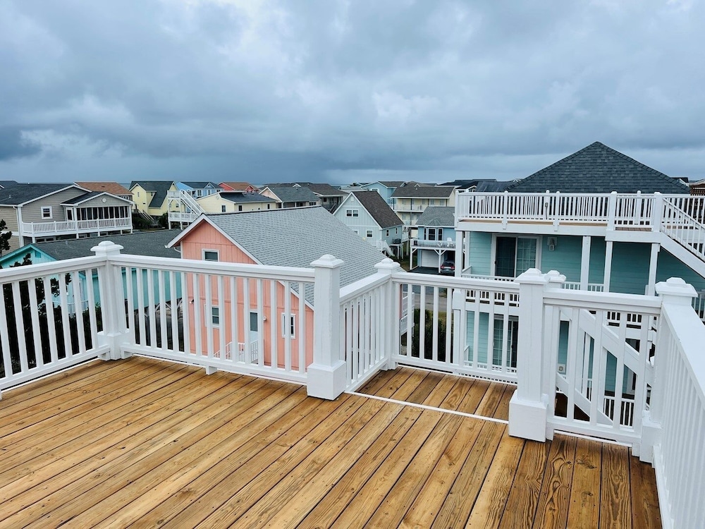Compass Rose 4 Bedroom Home by RedAwning
