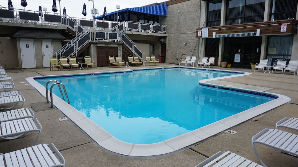 Windjammer Motor Inn