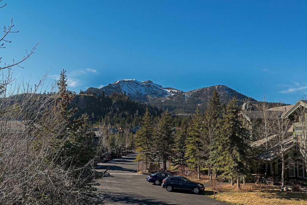 Hotel Snowcreek #936 - Shared Pool & Hot Tub! - Image 1