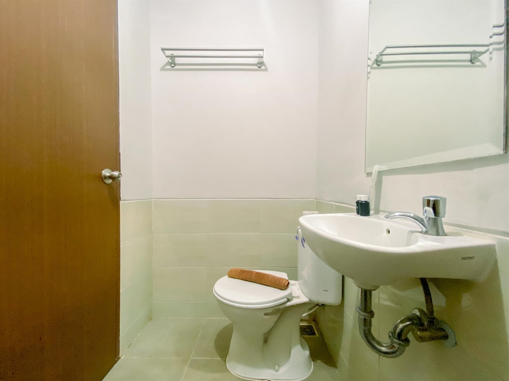 Cozy And Enjoy Living Studio Transpark Juanda Bekasi Timur Apartment