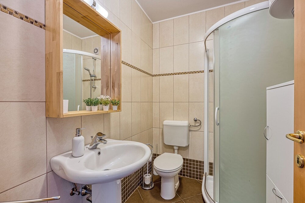 Apartment Good Life