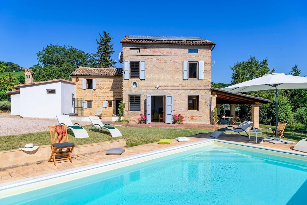 Casa Felicita 8 by Marche Holiday Villas