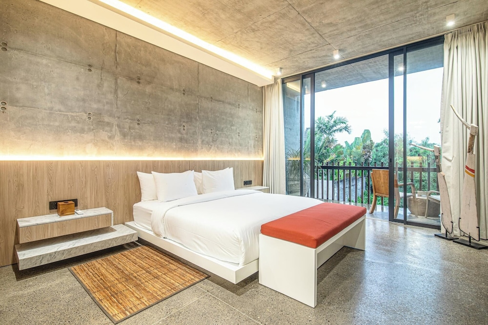 Modern 2BR Villa Enclosed Living Heart of Canggu