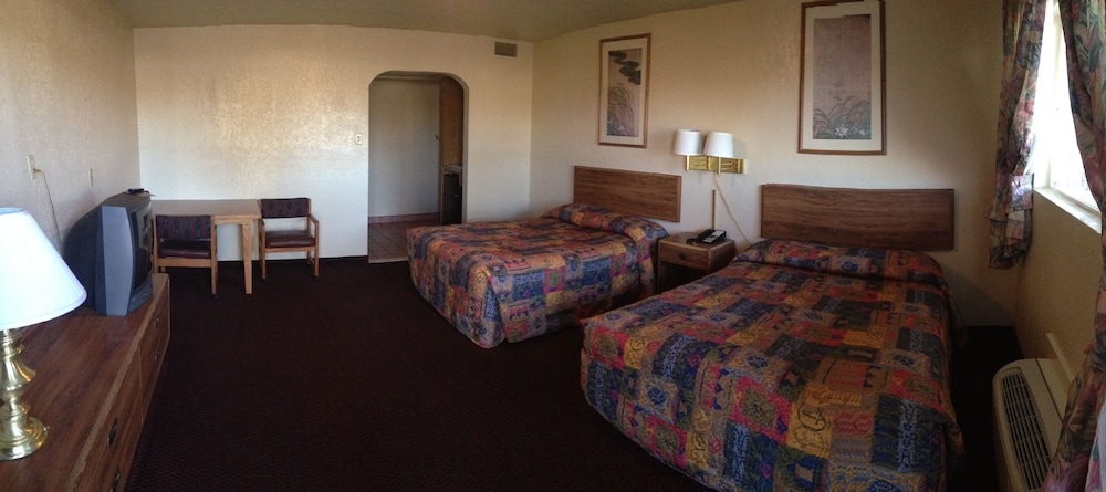 Four Corners Inn