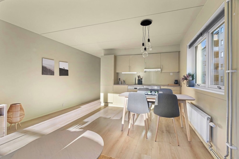 Charming Oslo Apartment With Balcony & Rooftop Access